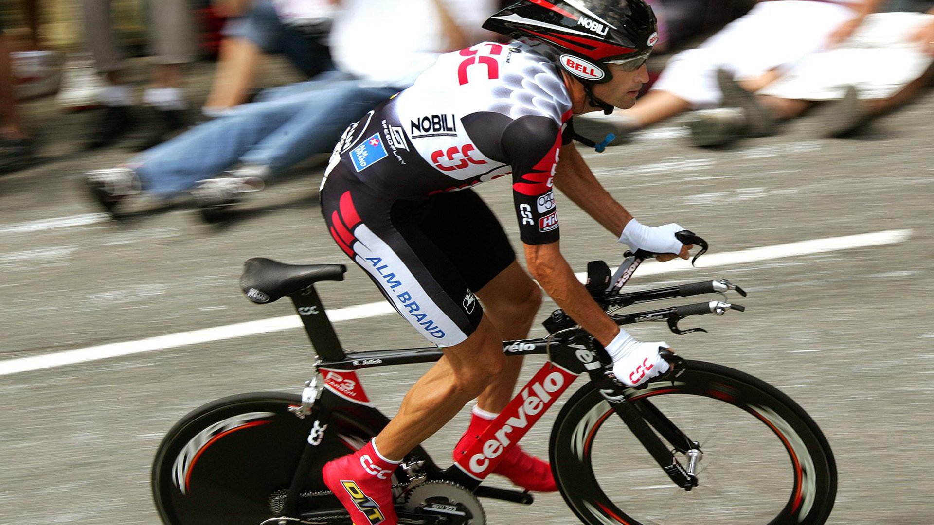 开云体育网页入口-欧洲杯转折点：战术升级引爆战场，欧洲杯战状